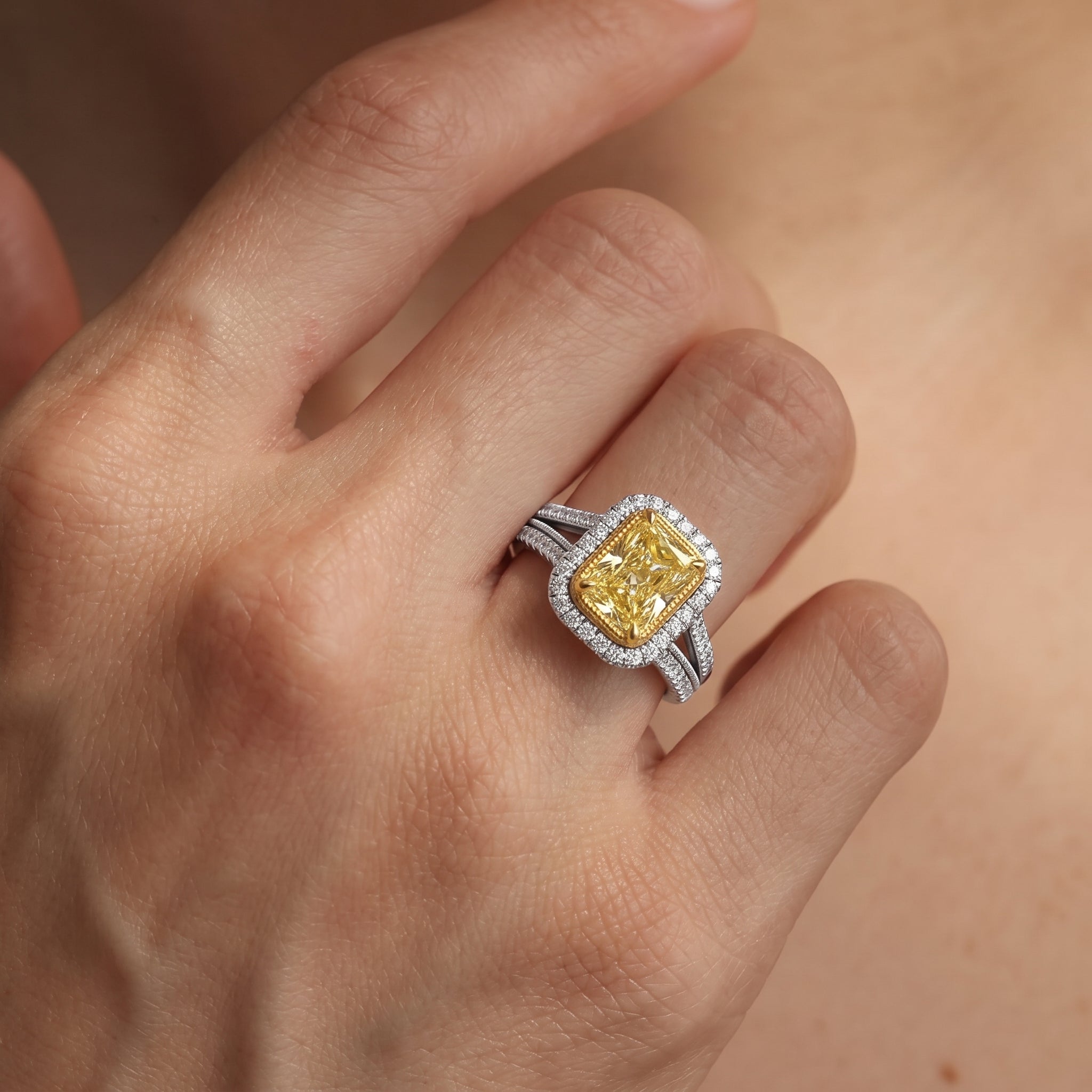 2.5Cttw Radiant Shaped Fancy Yellow Lab Grown Diamond (F/VS) Split Shank Halo Engagement Ring in 14K Gold
