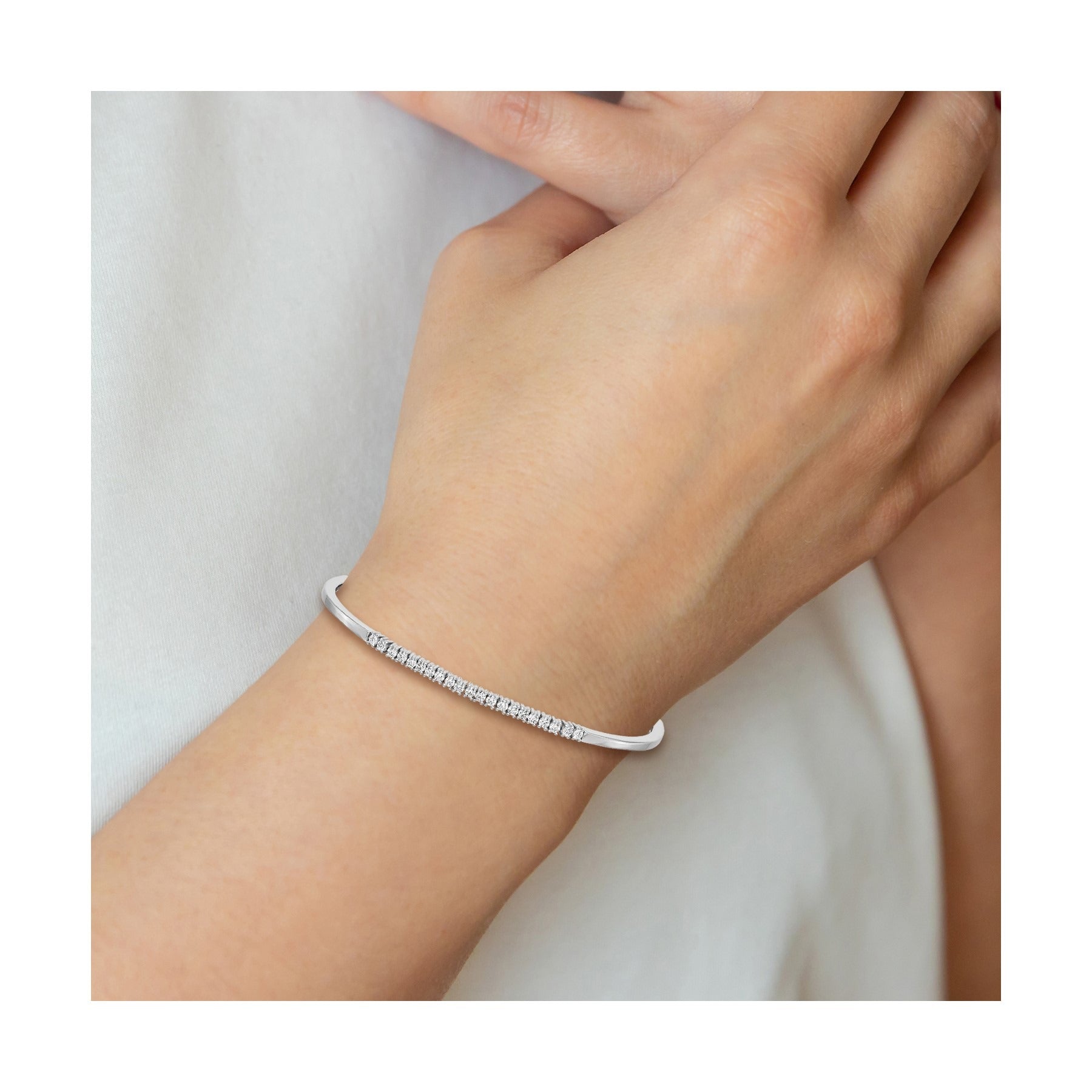 14k White Gold Lab Grown Diamond Bangle Bracelet