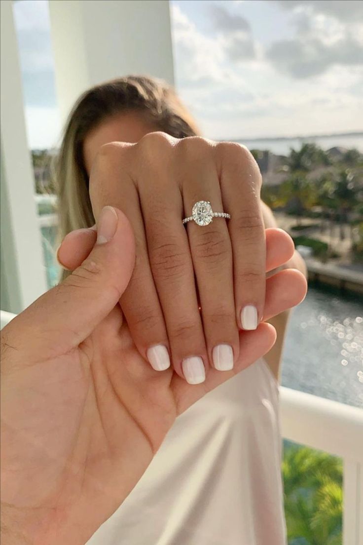 A guide to choosing the perfect engagement ring style in 2025