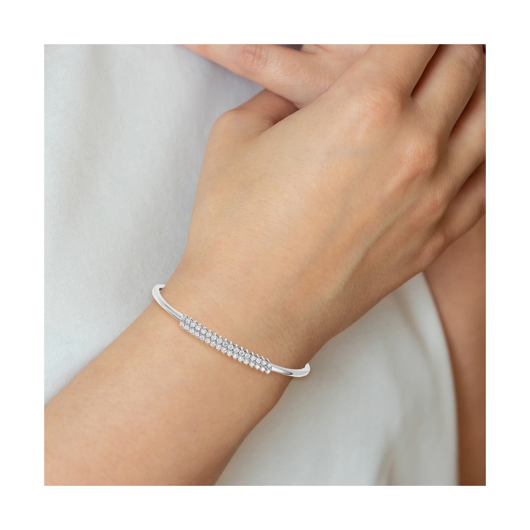 14k White Gold Lab Grown Diamond Bangle Bracelet