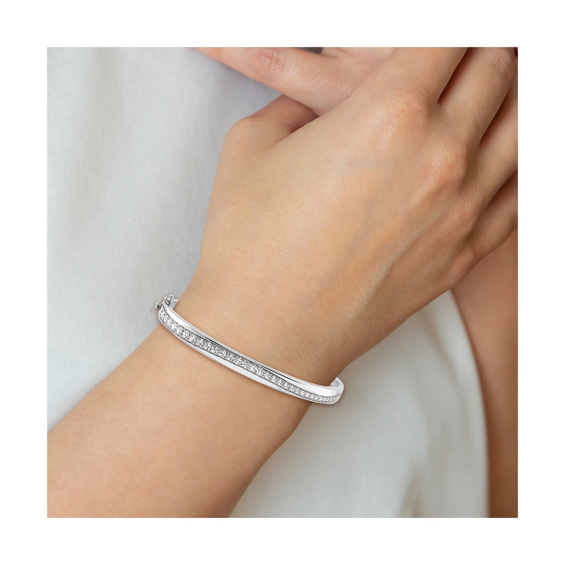 14K Gold Lab Grown Diamond Bangle Bracelets