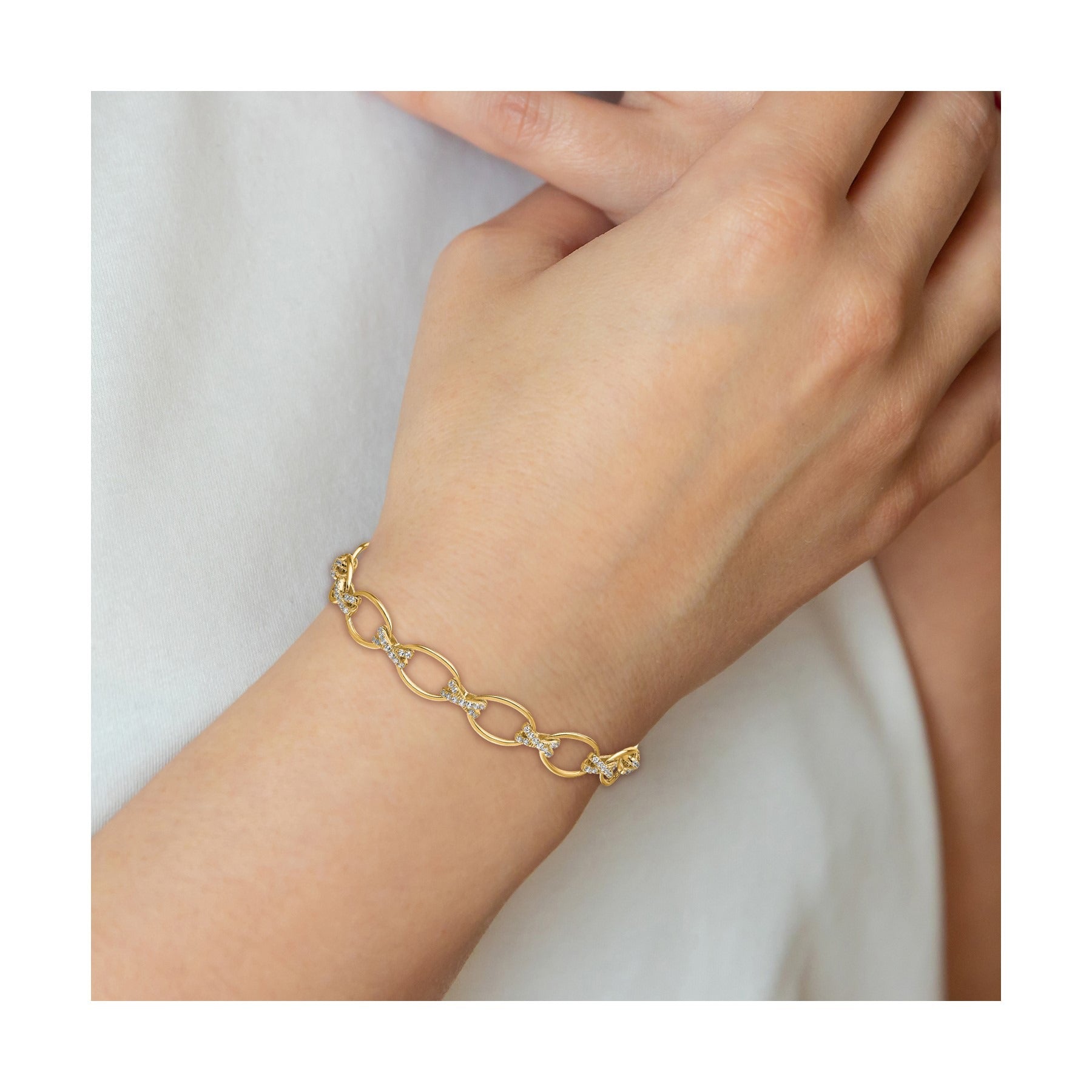 14k Yellow Gold 1/6 Carat Lab Diamond X and O Bracelet